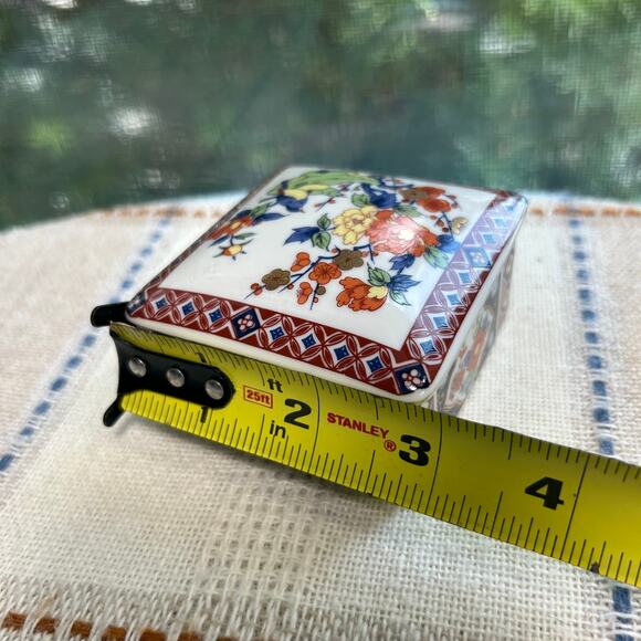 Vintage Japanese Porcelain Trinket Box with Bird & Floral Design - Picture 11 of 11